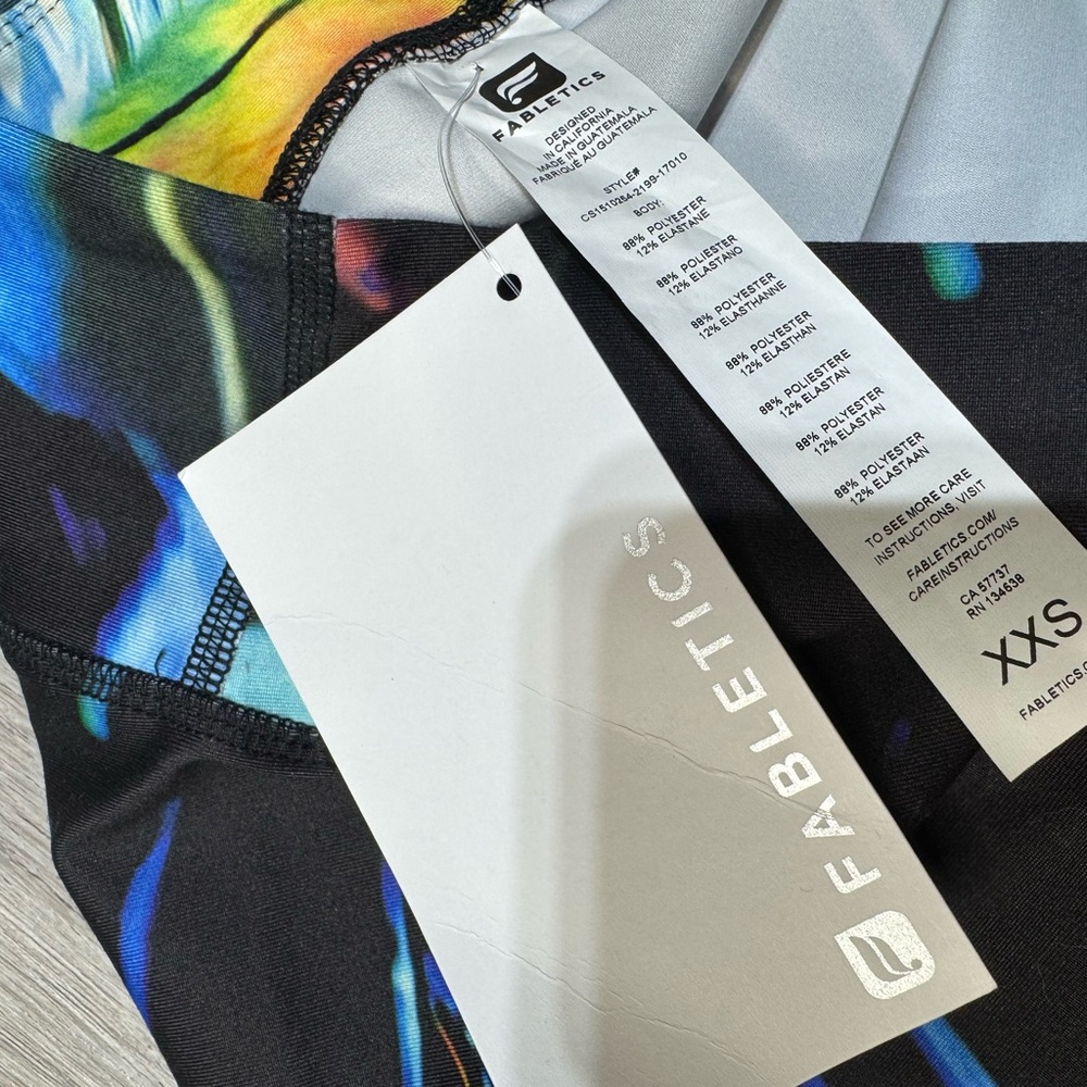 Fabletics Multicolor Abstract Capri Leggings NWT - image 7